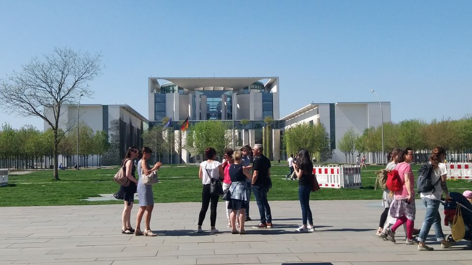 Berlin: Government District Around the Reichstag Guided Tour - Key Points