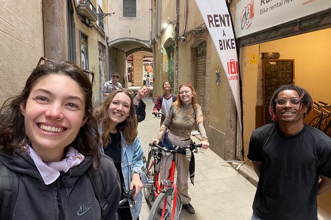 Bike Tour in Barcelona: History, Architecture and Culture - Key Points