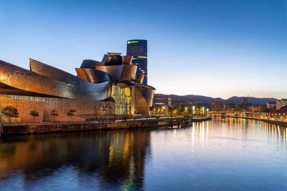 Bilbao : Private Custom Walking Tour With a Local Guide - Key Points