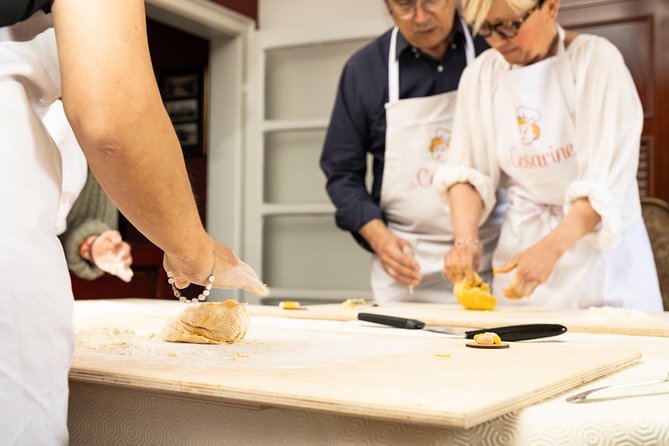 Cesarine: Small Group Pasta and Tiramisu Class in Catania - Key Points