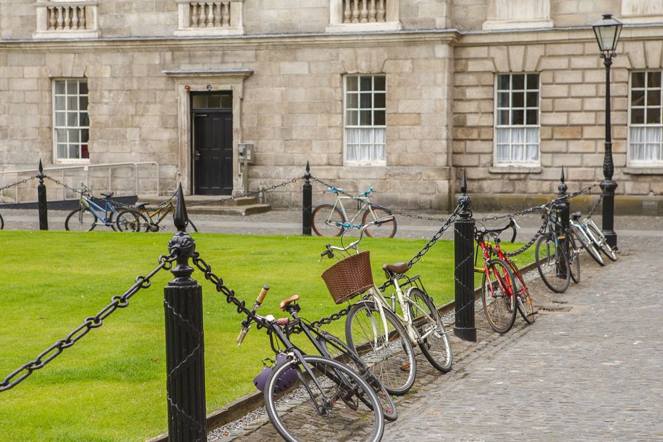 Dublin: Fast-Track Book of Kells Ticket & Dublin Castle Tour - Key Points