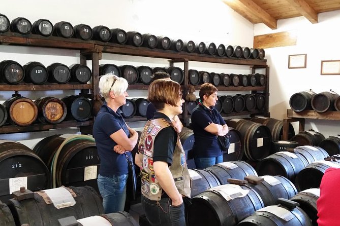 Emilia's Food Farm - Parmesan, Wine Tasting & Vinegar Visit - Key Points