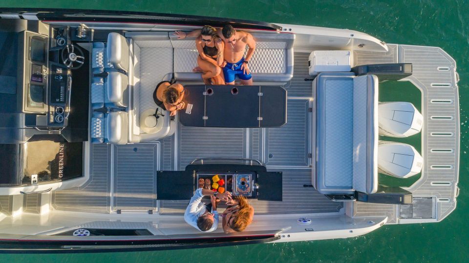 Fort Lauderdale: 13 People Private Boat Rental - Key Points