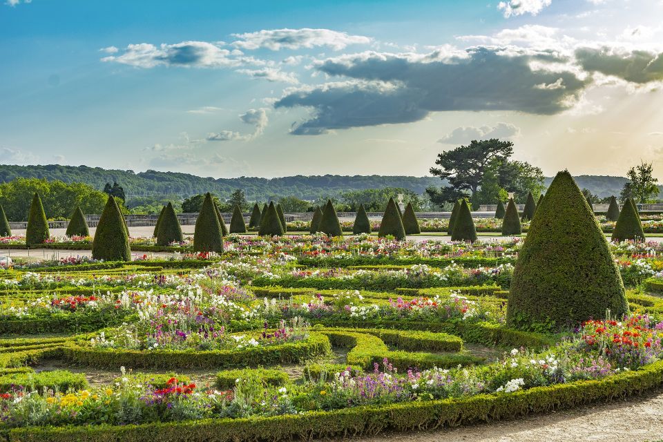 From Paris: Versailles Palace and Gardens Guided Experience - Key Points