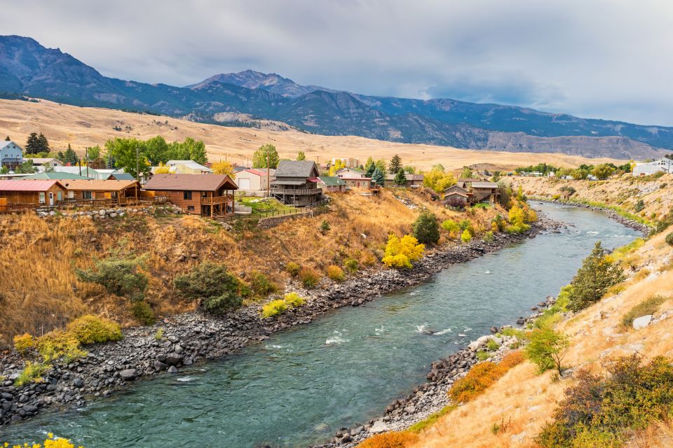 Jackson: 2-Day Yellowstone National Park Tour With Lunches - Key Points