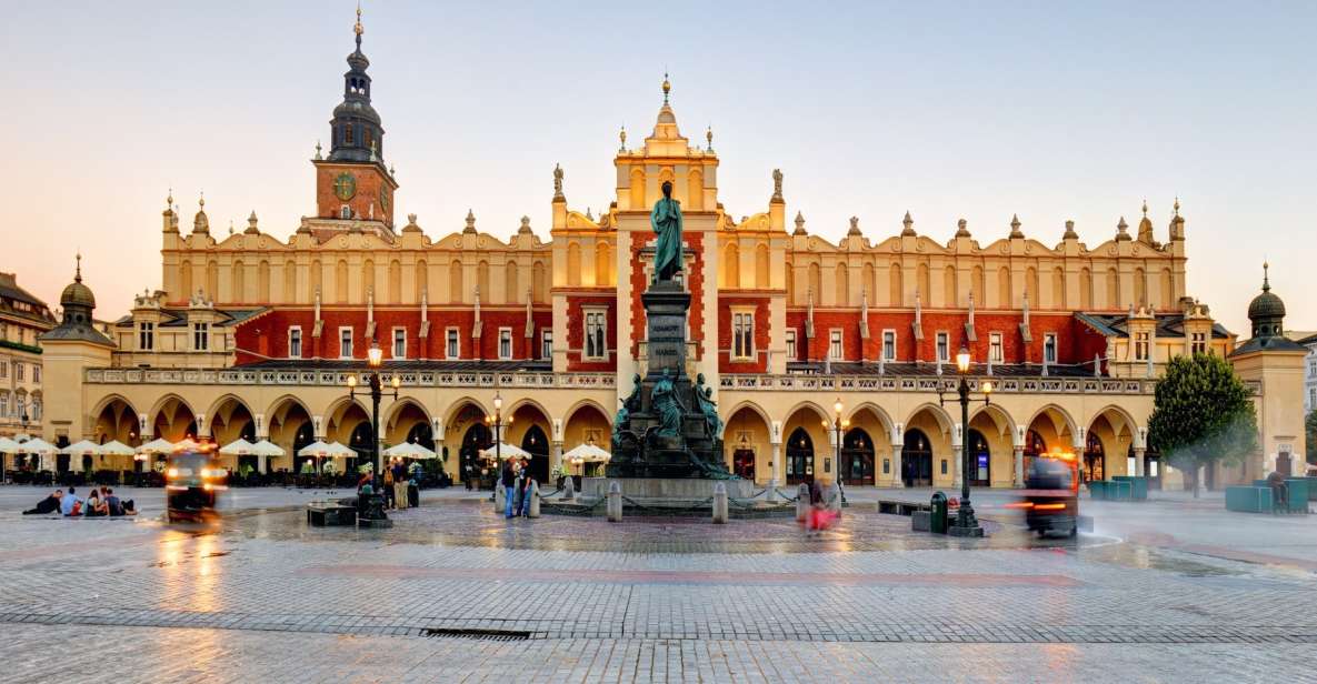 Krakow Old Town and Cloth Hall Private Guided Tour - Key Points