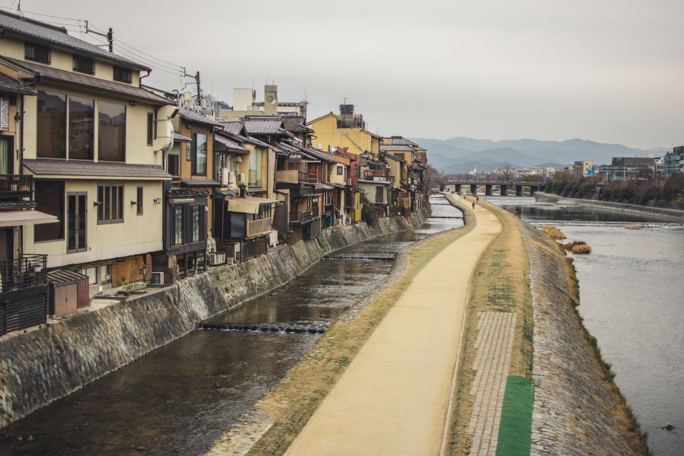 Kyoto: Geisha Arts Gion Cultural Walk With Geisha Show - Key Points