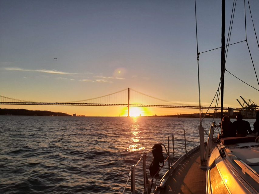 Lisbon: Relaxing City Skyline Sailboat Cruise - Key Points