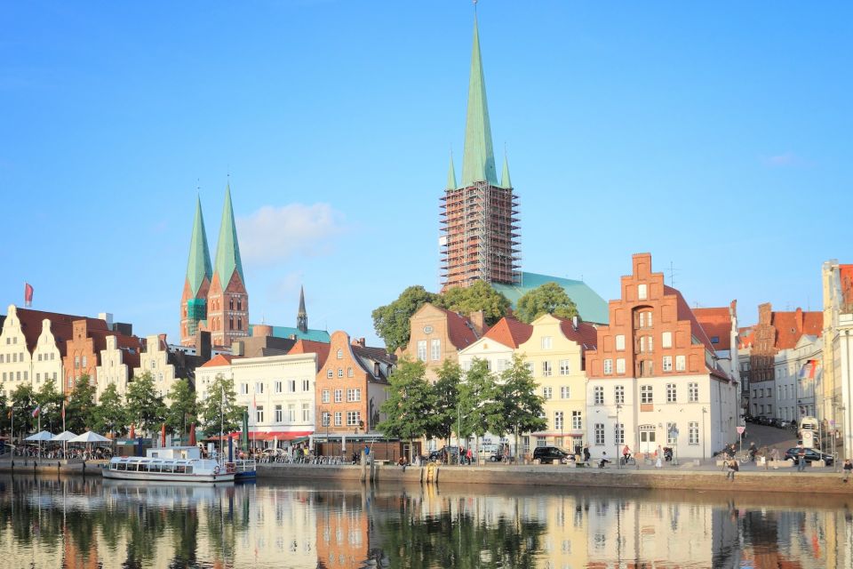 Lübeck: First Discovery Walk and Reading Walking Tour - Key Points