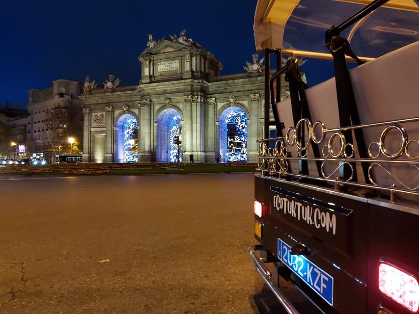 Madrid: Private Christmas Lights Tour by Electric Tuk-Tuk - Key Points