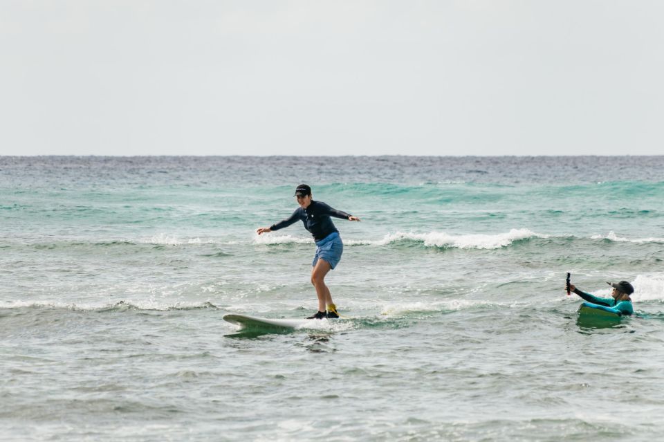 Oahu: Beginner-Friendly Waikiki Beach Surfing Lesson - Key Points