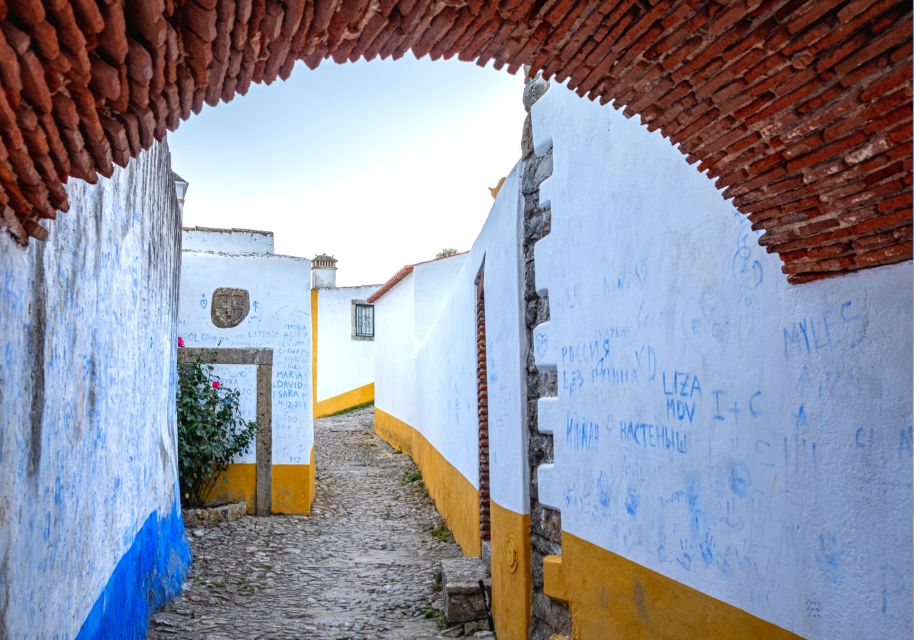 Obidos: Self-Guided Scavenger Hunt and Sightseeing Tour - Key Points