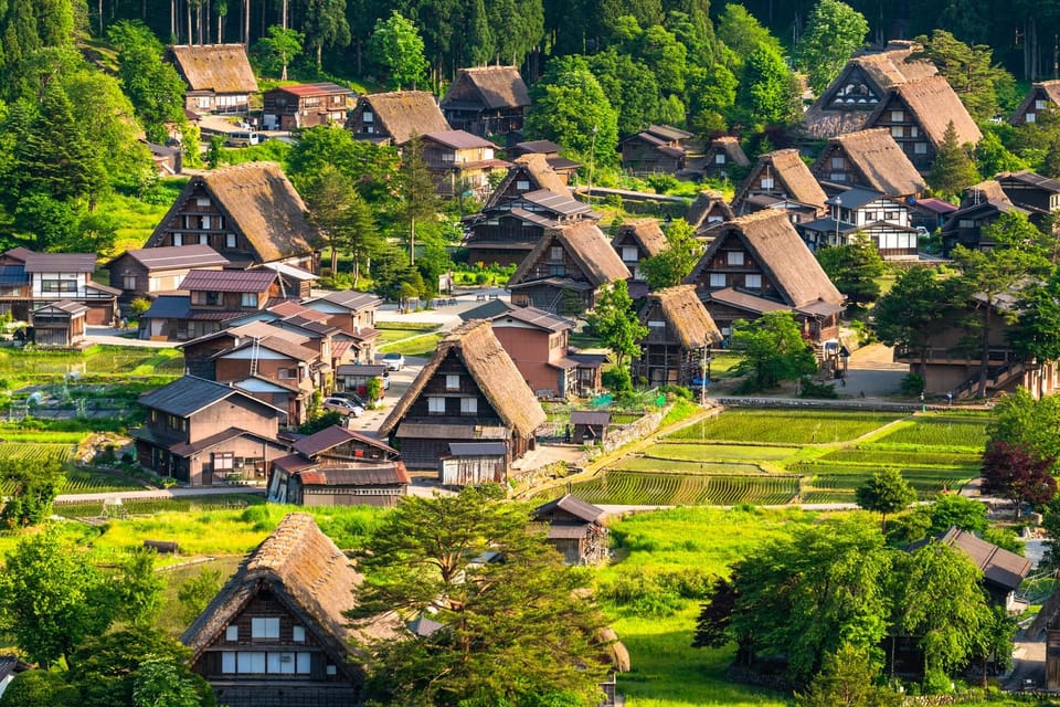 One Way Bus Transportation Kanazawa Shirakawago to Takayama - Itinerary and Highlights