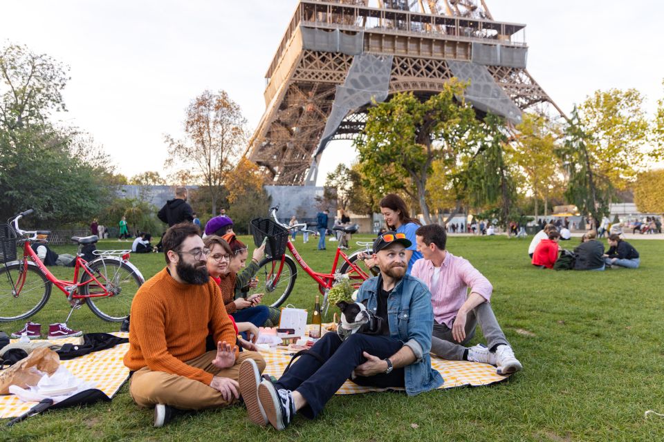 Paris: Food Bike Tour With a Guide - Key Points