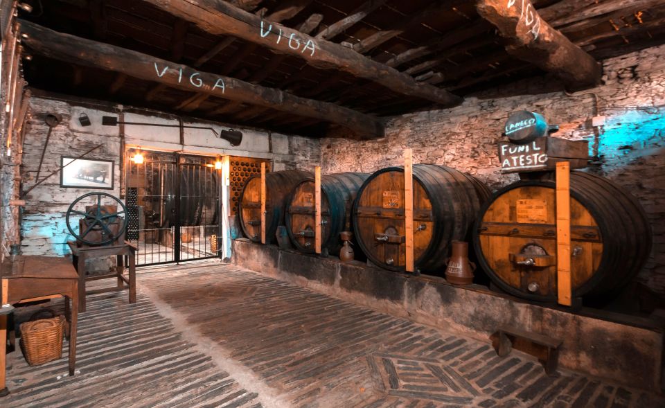 Porto: Private Tour Douro Valley/Winery 18th Century/Boat/Lunch - Key Points