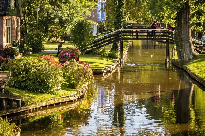 Private Day Trip From Amsterdam to Giethoorn Including Boat Tour - Overview of the Trip