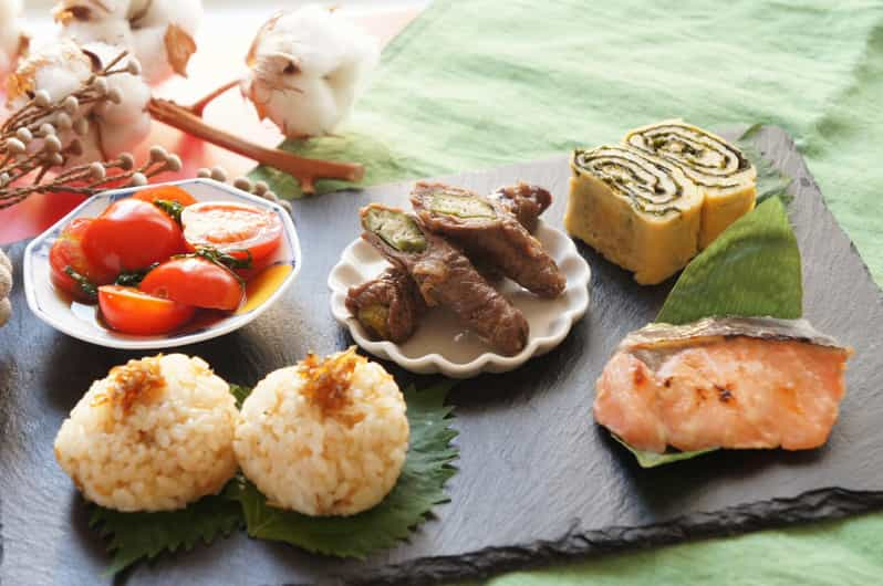 Tokyo : Seasonable Japanese Home Cooking - Key Points