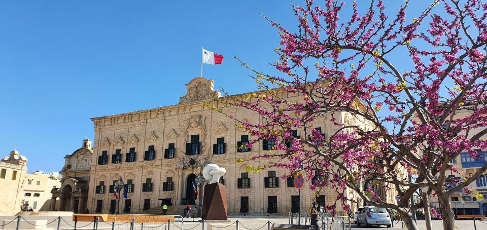 Valletta: City Walking Tour in a Small Group - Key Points