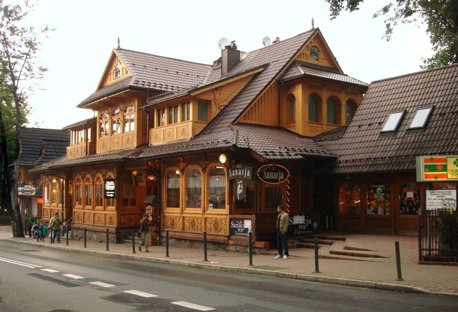 Zakopane City Highlights Private Walking Tour With a Guide - Key Points