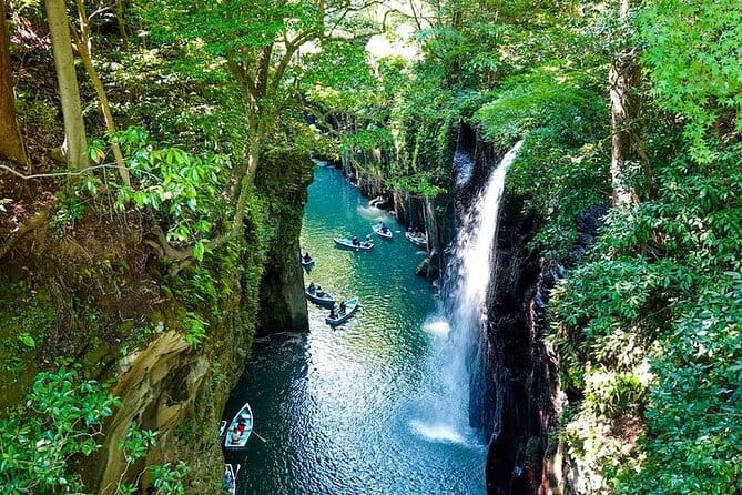 From Fukuoka: Day Trip to Miyazaki Takachiho Gorge & Shrine