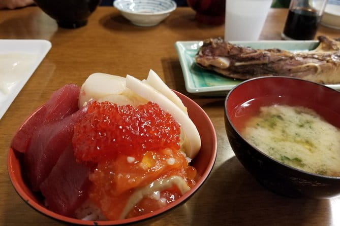 Good Morning Breakfast at Local Fish Market With a Guide - Experience the Vibrant Atmosphere of Aomoris Fish Market