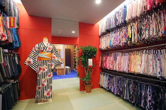 [Kyoto, Kiyomizu-Dera Temple] 3-Minute Walk to Kimono Plan