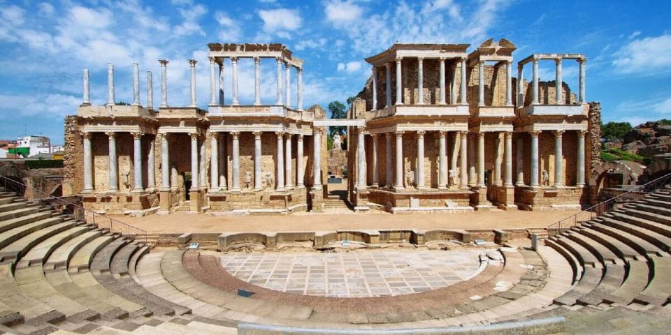 Merida: Roman Theater and Amphitheater Guided Tour - Highlights of the Tour