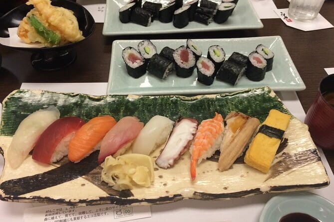 Private Authentic Sushi Cooking Class in Tokyo With Hiroko