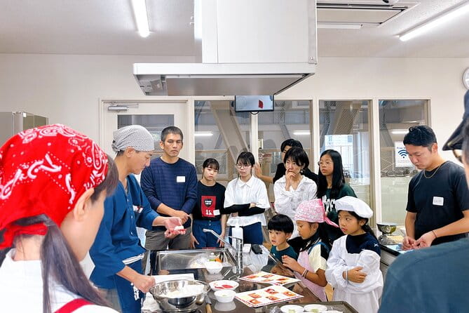 Sushi Making Experience Class in Naha Makishi Public Market