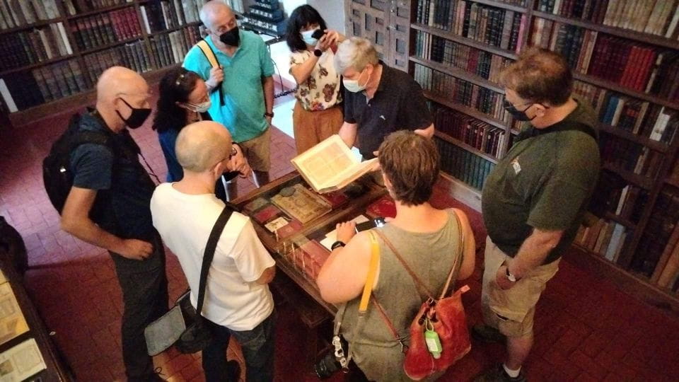 Ubeda: Highlights Walking Tour + Vela De Los Cobos Palace - Overview of the Tour