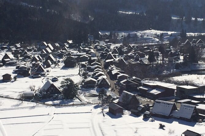 1-Day Shirakawago & Takayama Tour (Round Trip From Kanazawa) - Meeting and Departure