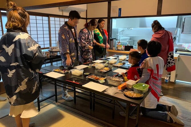 1-Hour Sushi Workshop With Local Instructor in Kyoto Japan - Overview of the Sushi Workshop