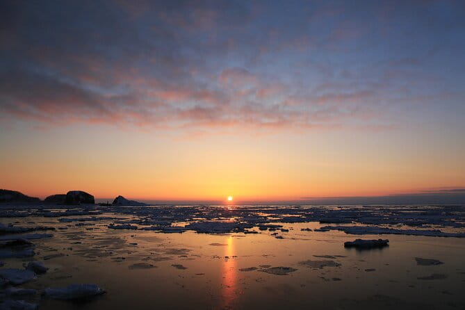 2hours Drift Ice Walk Guided Tour in Shiretoko National Park