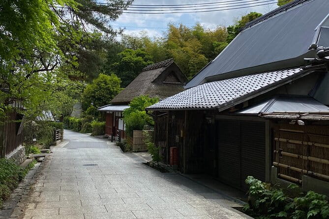 Avoid the Crowds at the Hidden Gems of Arashiyama in Kyoto - Discover the Serenity of Otagi Nenbutsuji Temple