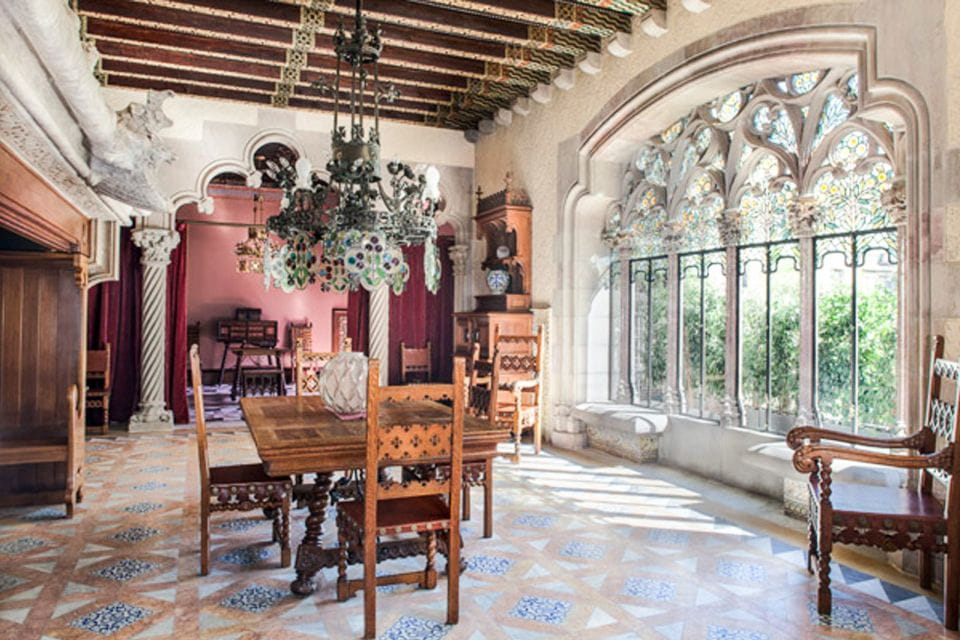 Barcelona: Casa Amatller Guided Visit With Chocolate Gift - Overview of the Visit