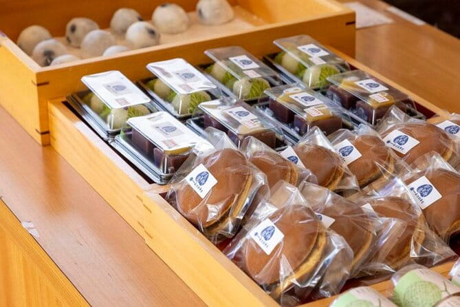 Craft Personalized Fortune Sweets At A Renowned Shop