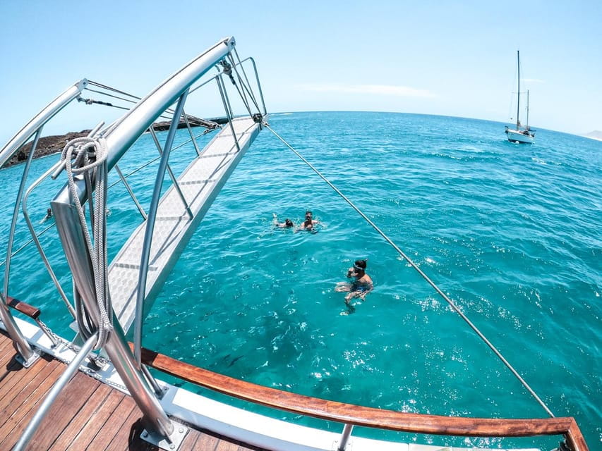 From Corralejo: Lobos Island Boat and Snorkel Activity