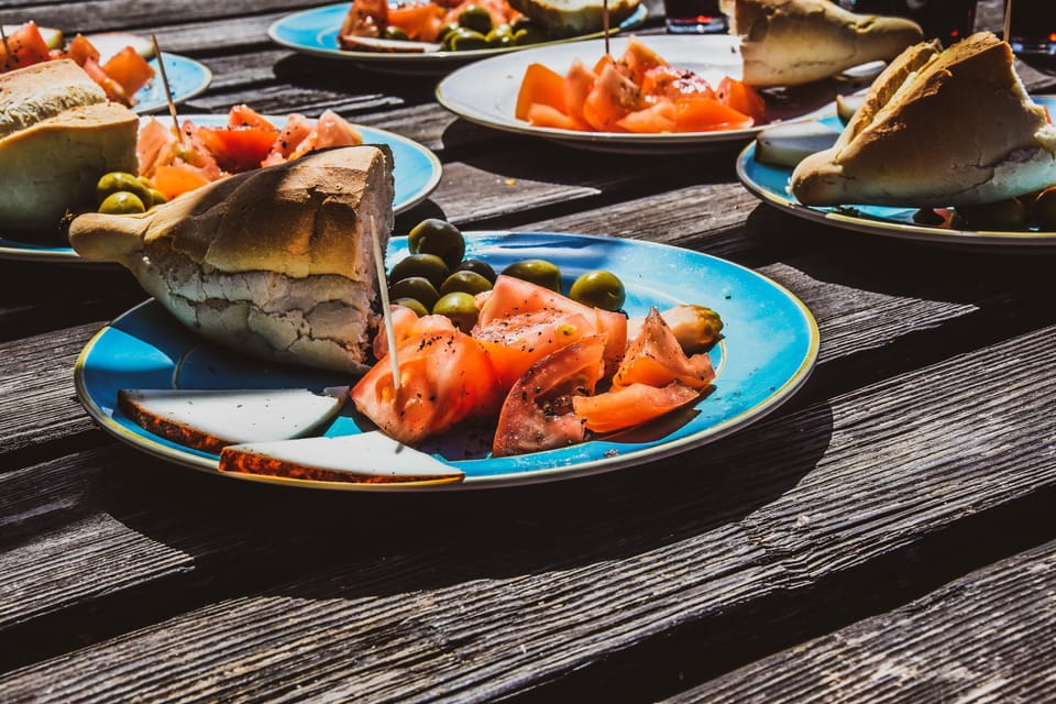 Fuerteventura: Guided Trekking Tour With Island Goats