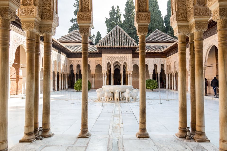 Granada: 3-Hour Alhambra and Generalife Gardens Guided Tour - Tour Overview