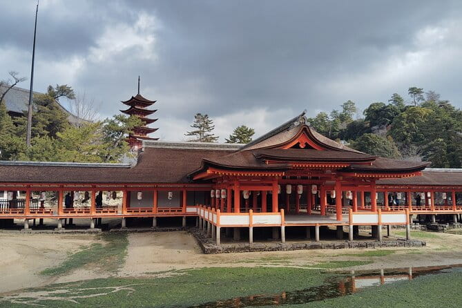 Itsukushima Shrine and Miyajima Summit 5hour Tour in Miyajima