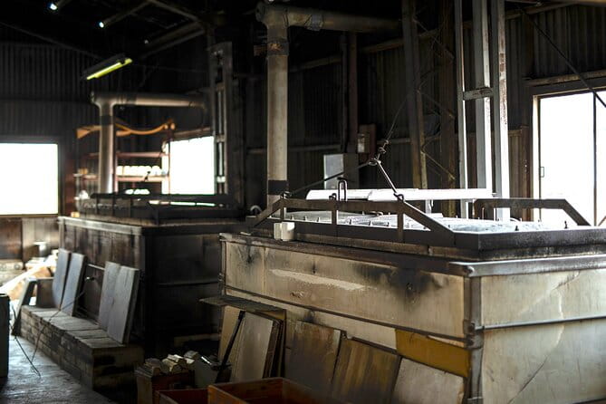 Kanazawa Art: Traditional Pottery Workplace Insights