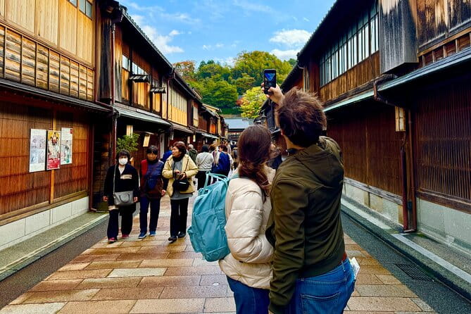 Kanazawa Half Day Private Tour – Castle, Garden, Geisha District