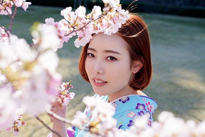 Kimono Rental: JPY 6,050~