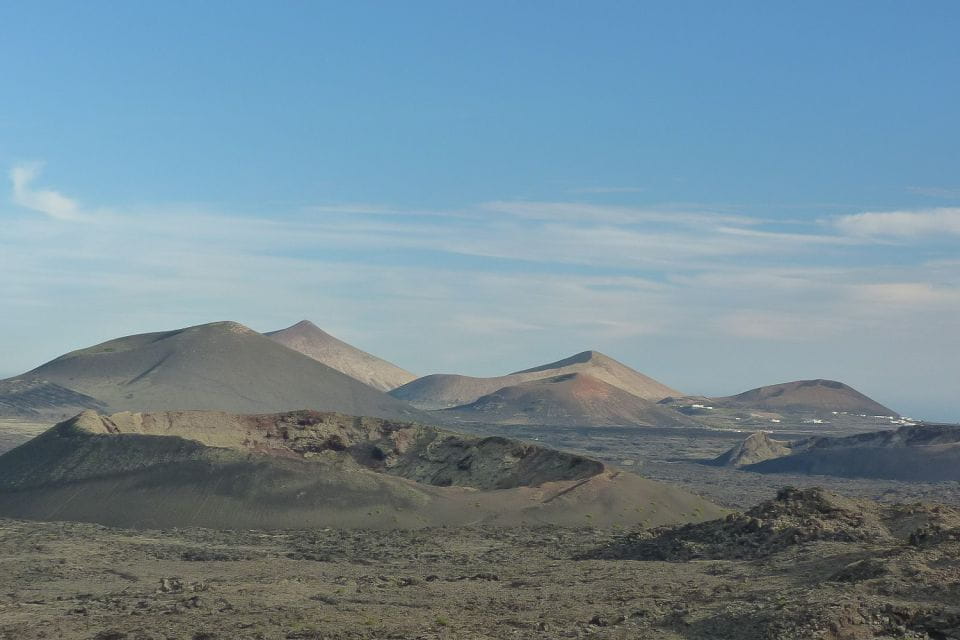 Lanzarote: Guided Volcano Hike With Transfers
