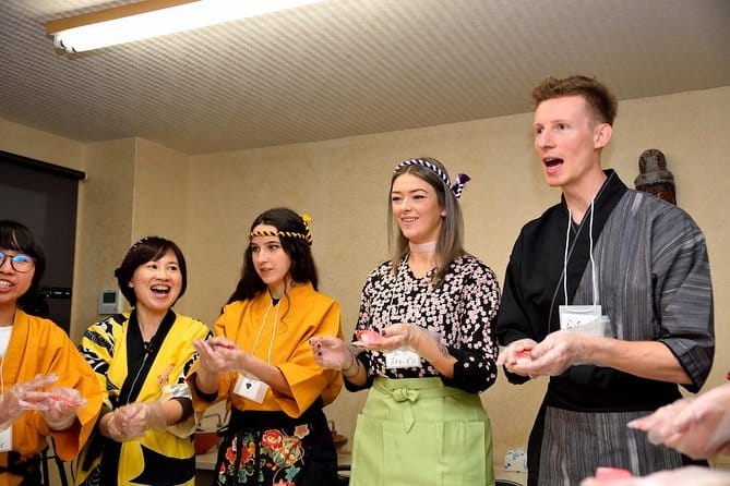 Learn How to Make Sushi! Light Class- Nara School