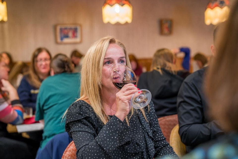 Malaga: Show and Food at Alegría Flamenco and Restaurant - Experience Highlights