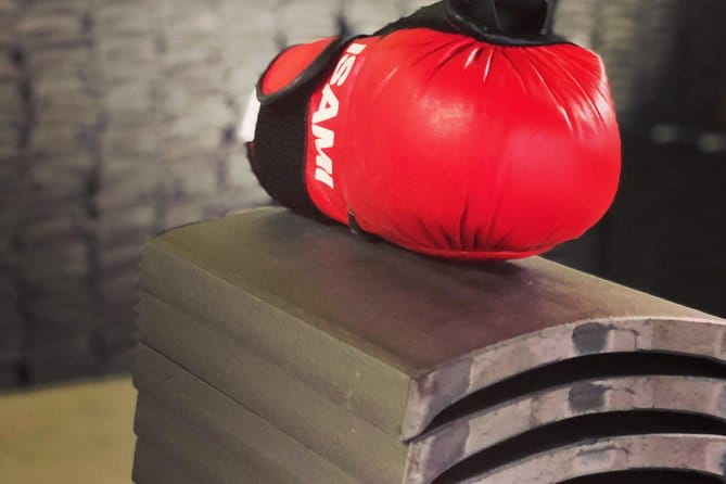 Refreshing in Asakusa! Tile-Breaking / Kawara Smash in Asakusa, Tokyo