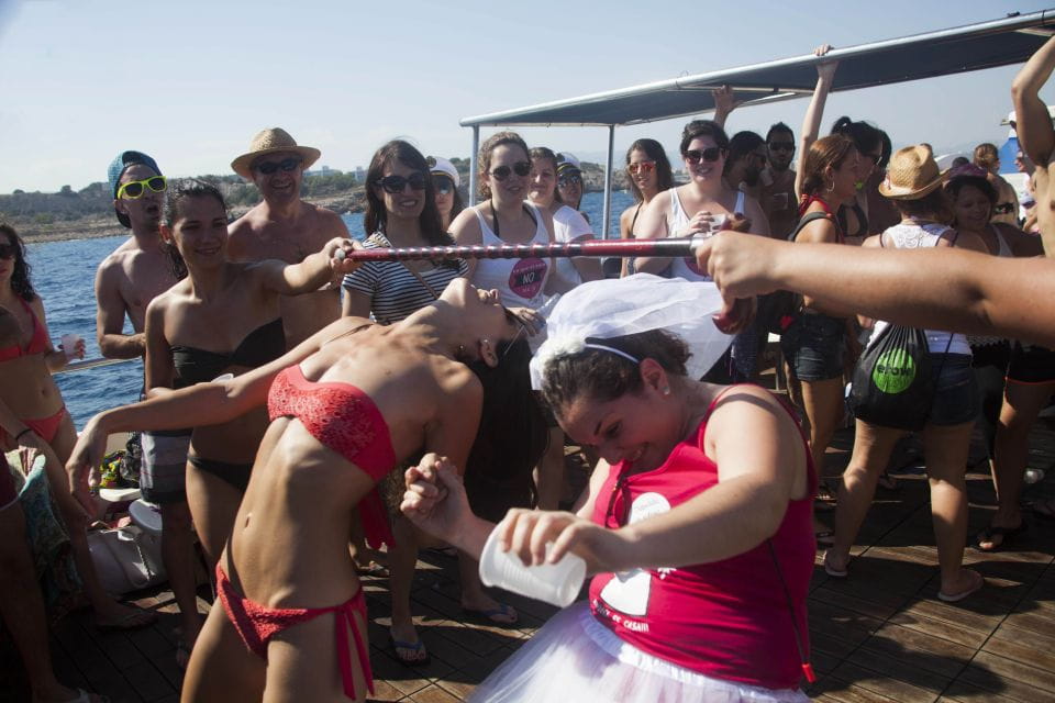 Salou: 2-Hour Boat Party With Drinks and Music