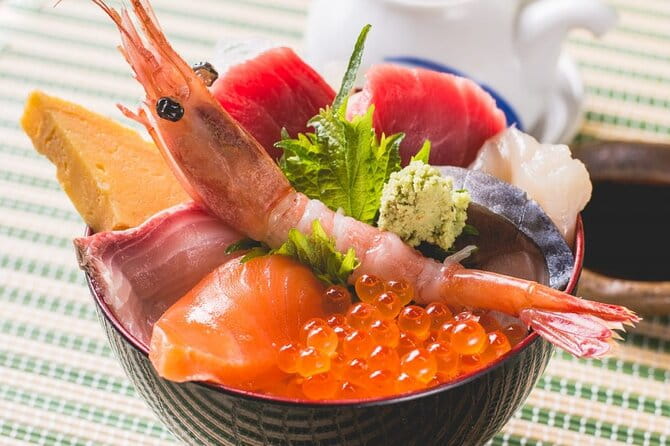 Sapporo Guided Walking Lunch Tour in Nijo Market and Sosei East - Whats Included in the Experience