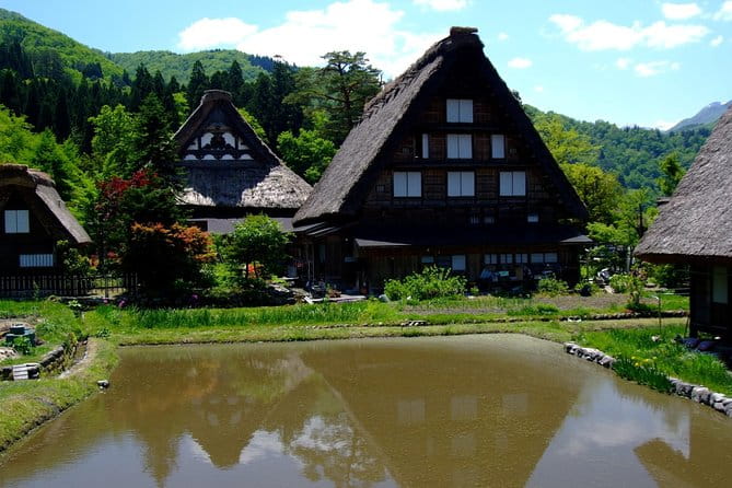 Shirakawago and Hida Takayama Day Trip From Nagoya